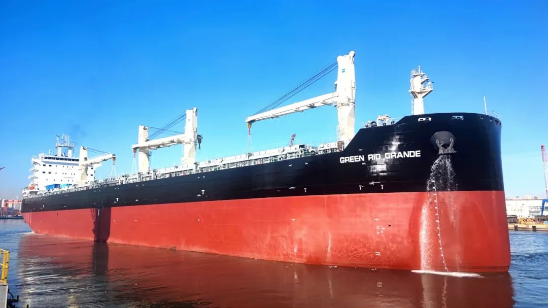 尊龙凯时特运接入经营第二艘全球最大77000吨多用途纸浆船